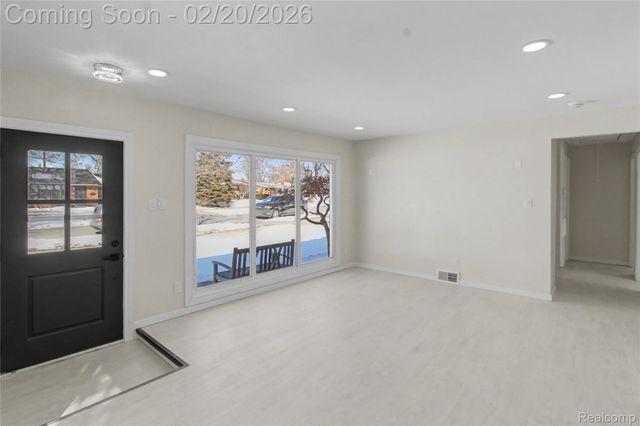 26923 Constance Avenue, Dearborn Heights, MI 48127