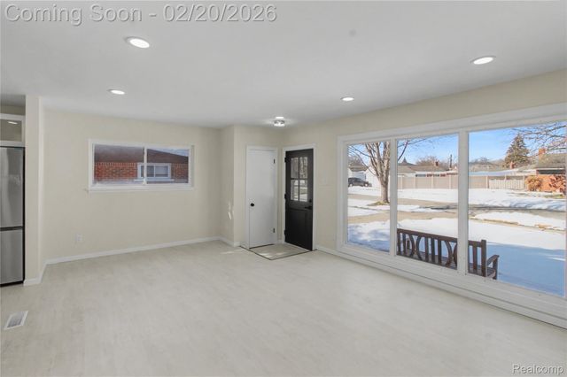 26923 Constance Avenue, Dearborn Heights, MI 48127