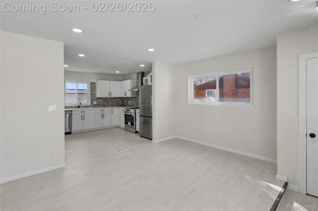 26923 Constance Avenue, Dearborn Heights, MI 48127