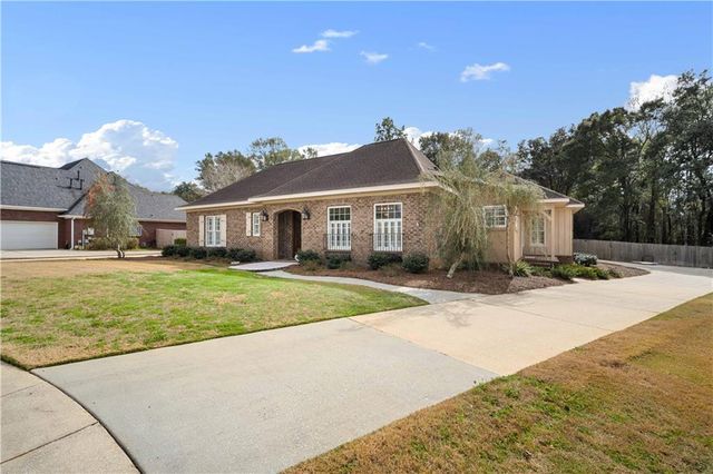 8807 Stillwood Court, Mobile, AL 36619