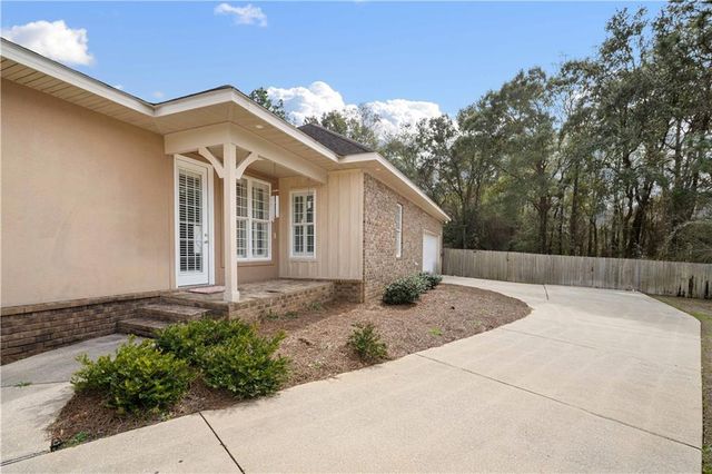 8807 Stillwood Court, Mobile, AL 36619