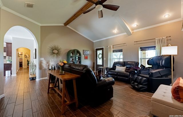 366 COUNTY ROAD 2543, Moore, TX 78057