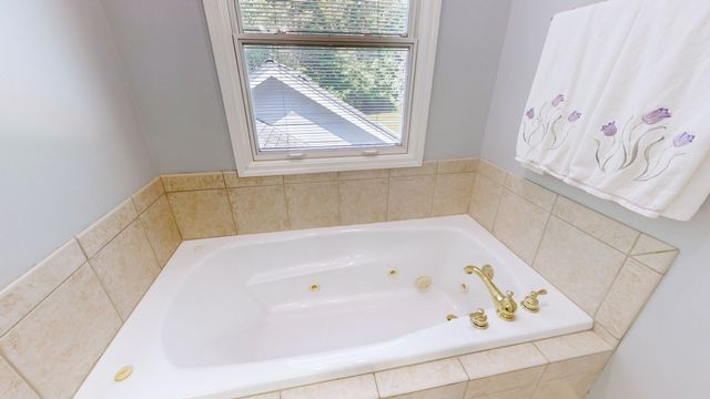 66 Foxhound Rd, Paris, TN 38242