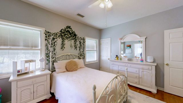 66 Foxhound Rd, Paris, TN 38242