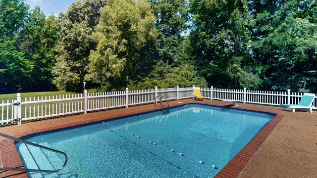 66 Foxhound Rd, Paris, TN 38242