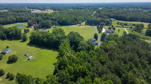 66 Foxhound Rd, Paris, TN 38242