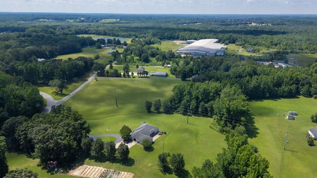 66 Foxhound Rd, Paris, TN 38242