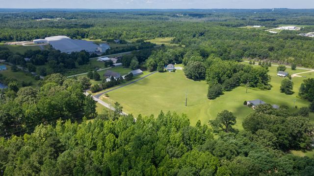 66 Foxhound Rd, Paris, TN 38242
