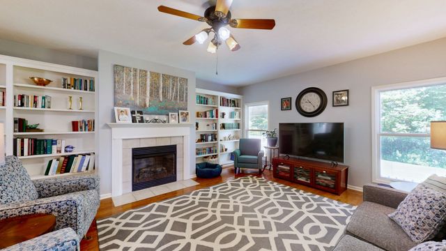 66 Foxhound Rd, Paris, TN 38242