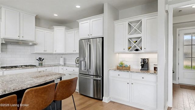 2014 Dressage Cir, Louisville, KY 40245