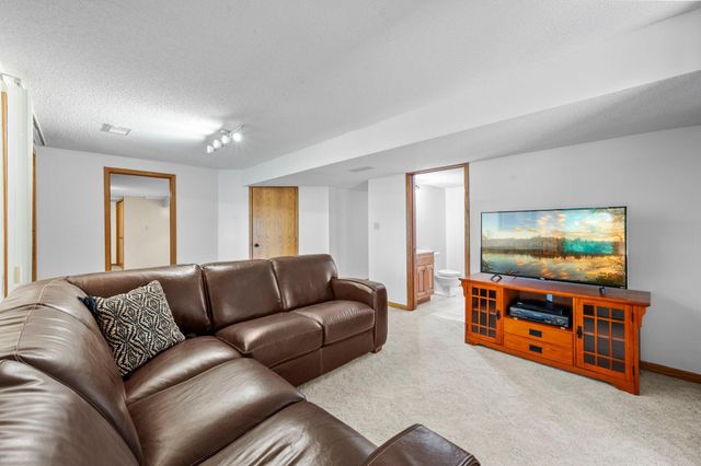 11076 191st Avenue NW, Elk River, MN 55330