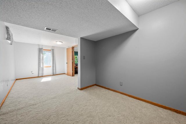 11076 191st Avenue NW, Elk River, MN 55330