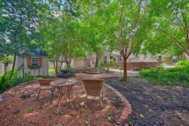 1704 Harrison Road, Brenham, TX 77833