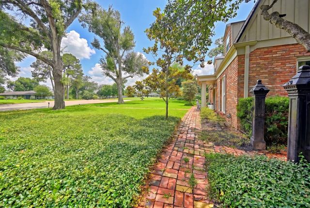1704 Harrison Road, Brenham, TX 77833