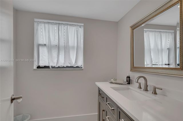 3374 NW 28th Ter, Boca Raton, FL 33434