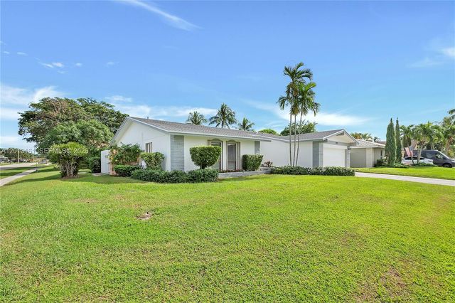 3374 NW 28th Ter, Boca Raton, FL 33434