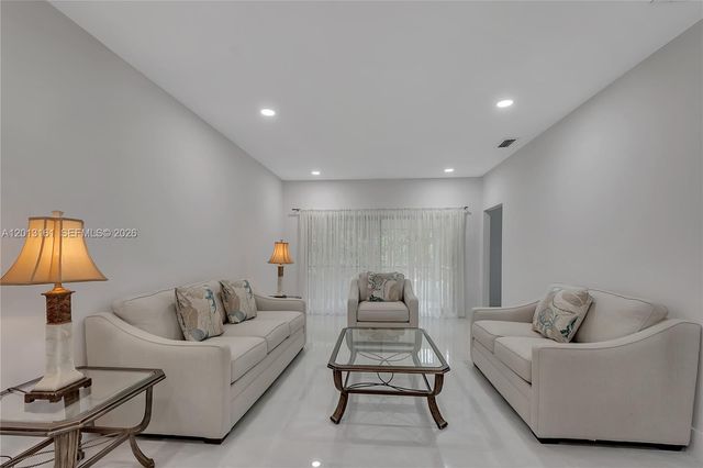 3374 NW 28th Ter, Boca Raton, FL 33434