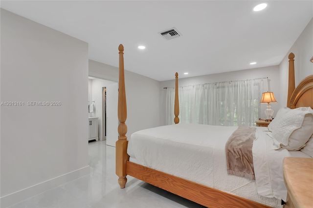 3374 NW 28th Ter, Boca Raton, FL 33434