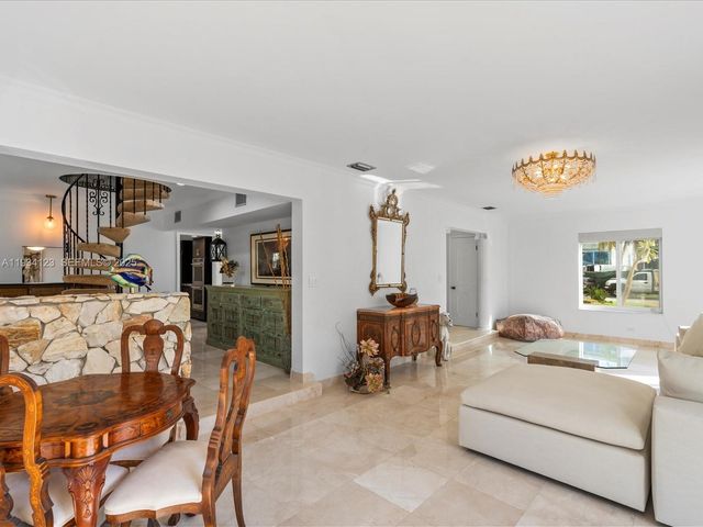 624 Palm Dr, Hallandale Beach, FL 33009