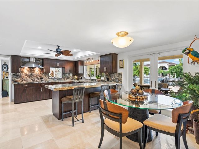 624 Palm Dr, Hallandale Beach, FL 33009