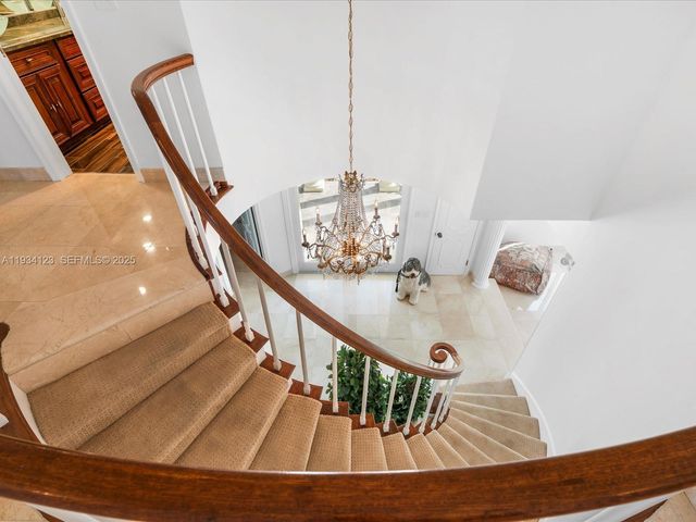 624 Palm Dr, Hallandale Beach, FL 33009