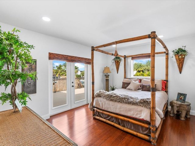 624 Palm Dr, Hallandale Beach, FL 33009