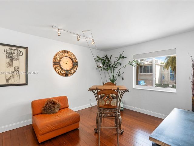 624 Palm Dr, Hallandale Beach, FL 33009