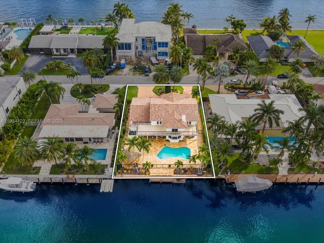 624 Palm Dr, Hallandale Beach, FL 33009