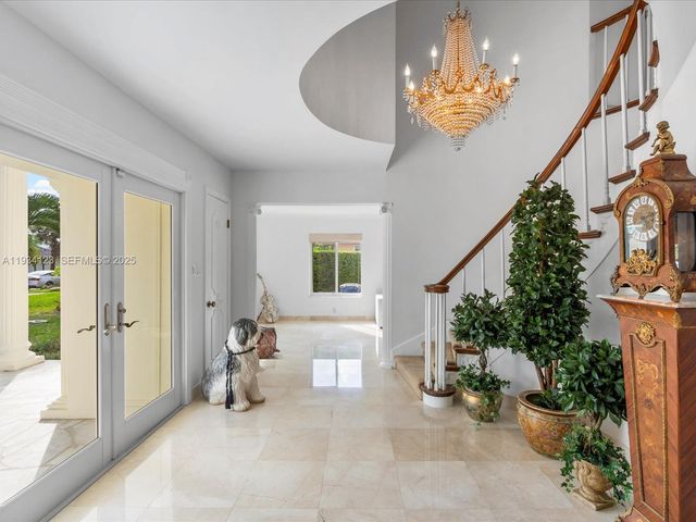 624 Palm Dr, Hallandale Beach, FL 33009