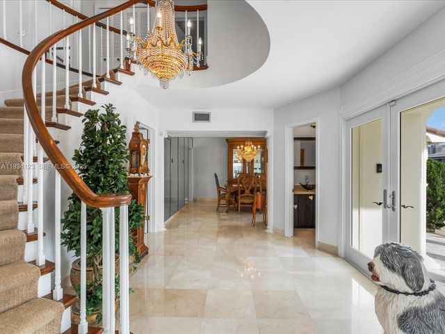 624 Palm Dr, Hallandale Beach, FL 33009