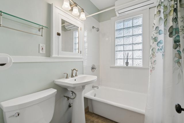 1594 Wellesley Avenue, Saint Paul, MN 55105