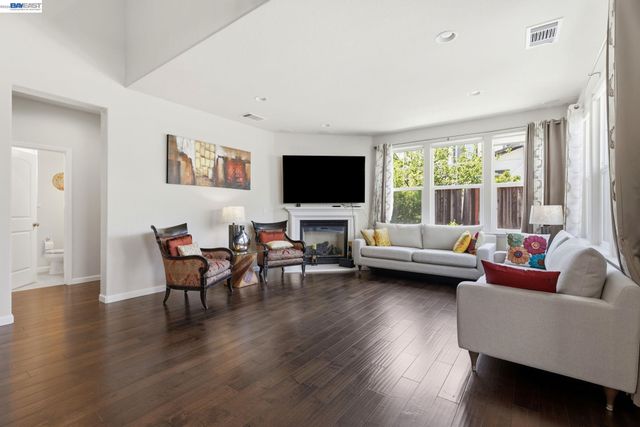 5029 Queensbury Way, San Ramon, CA 94582