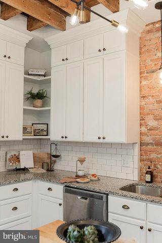 136 N PLUM ST, Lancaster, PA 17602