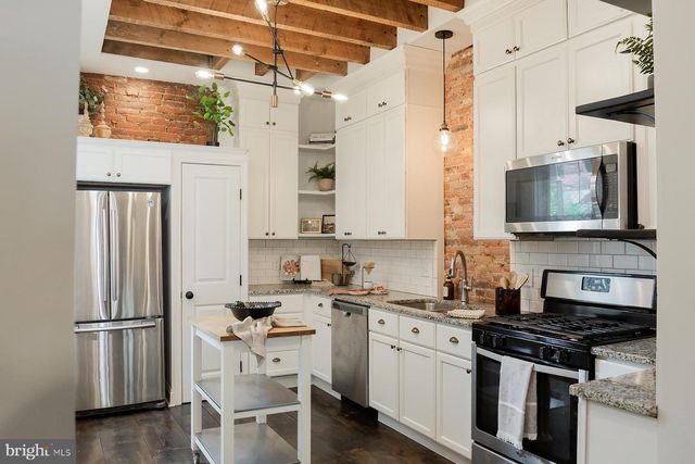136 N PLUM ST, Lancaster, PA 17602