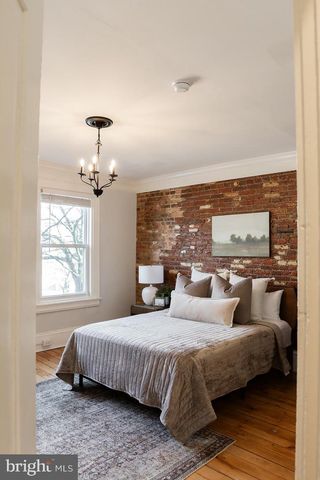 136 N PLUM ST, Lancaster, PA 17602