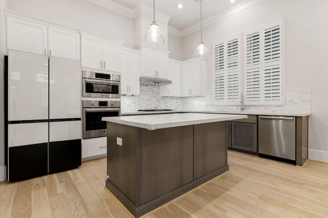 5306 S Capitol Street, Houston, TX 77023