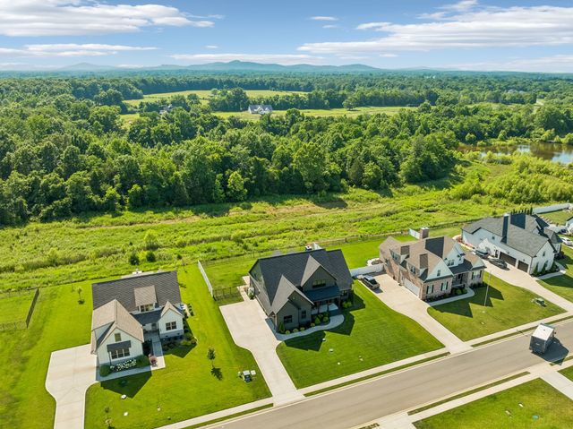 1827 Rhonda Dr, Christiana, TN 37037