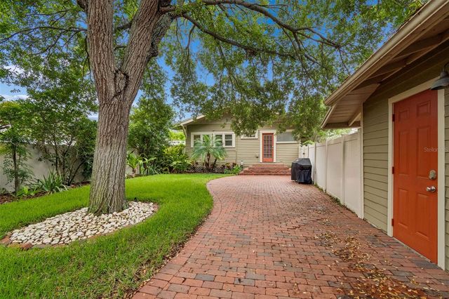 1107 W HORATIO STREET, Tampa, FL 33606