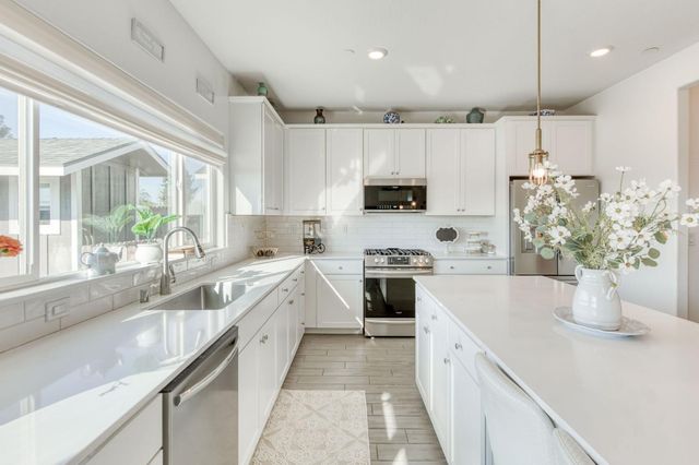 7063 W Twain Avenue, Fresno, CA 93723