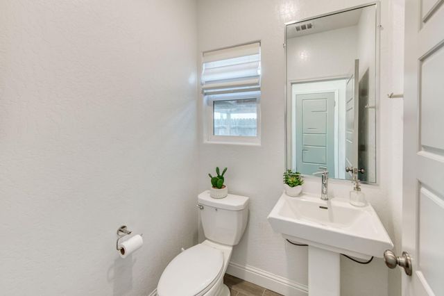 7063 W Twain Avenue, Fresno, CA 93723