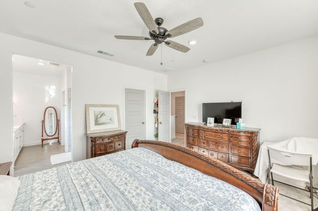 7063 W Twain Avenue, Fresno, CA 93723