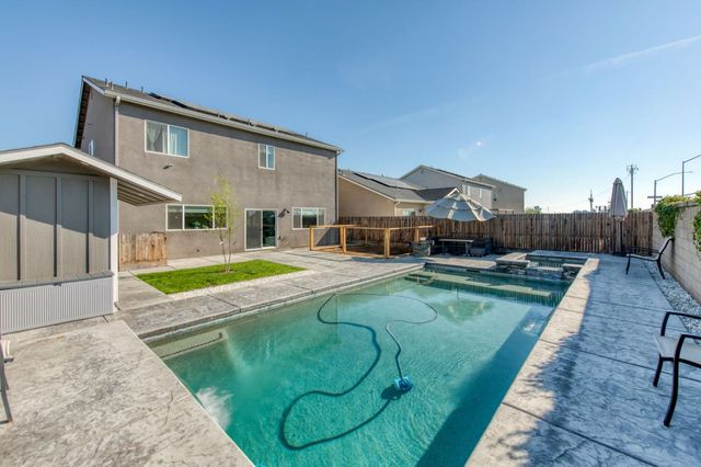 7063 W Twain Avenue, Fresno, CA 93723