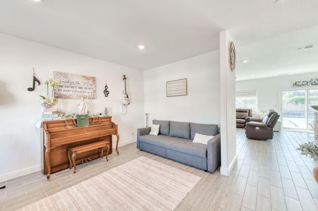 7063 W Twain Avenue, Fresno, CA 93723