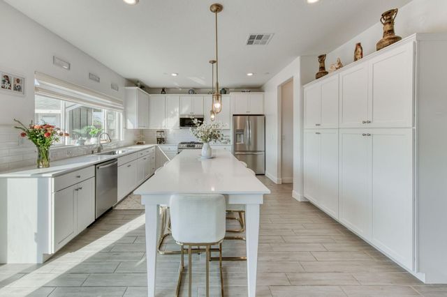 7063 W Twain Avenue, Fresno, CA 93723