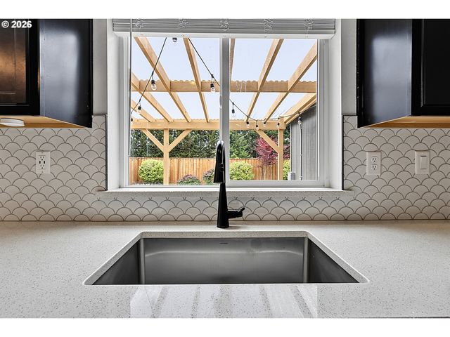 271 LA CASA St, Eugene, OR 97402