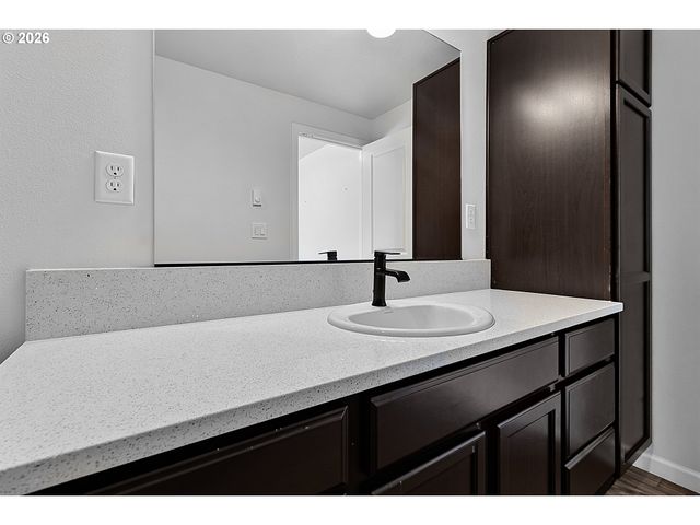 271 LA CASA St, Eugene, OR 97402