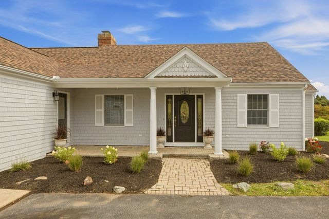 139 Lambie Circle, Portsmouth, RI 02871
