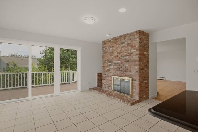 139 Lambie Circle, Portsmouth, RI 02871
