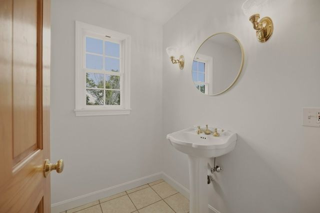 139 Lambie Circle, Portsmouth, RI 02871