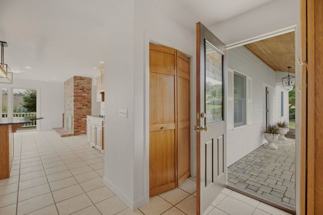 139 Lambie Circle, Portsmouth, RI 02871
